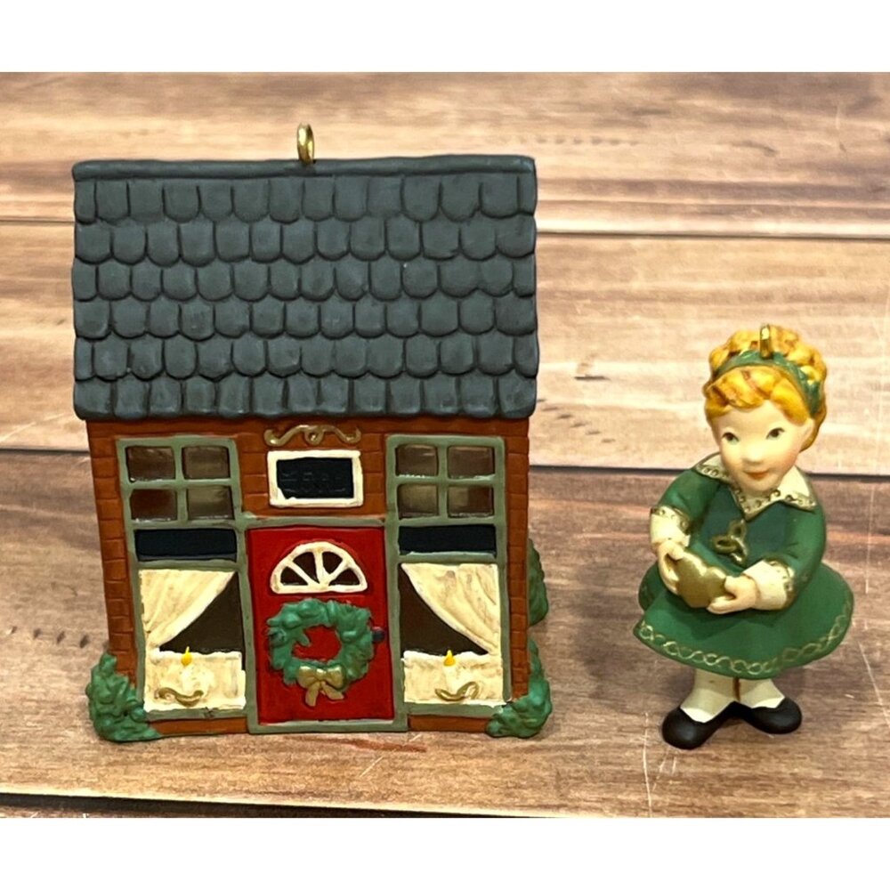 2007 HALLMARK KEEPSAKE ORNAMENT QSR8019 IRELAND JOY TO THE WORLD COLLECTION